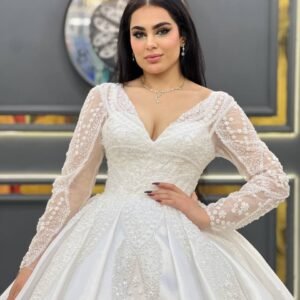 فستان زفاف أكمام طويلة