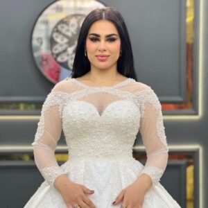 فستان زفاف أبيض ملاك