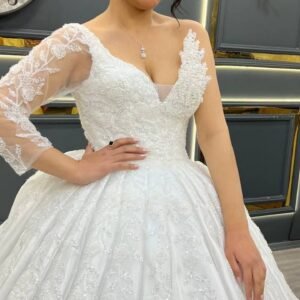 فستان زفاف جناح الفراشة الملكي