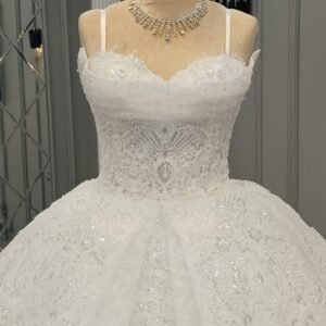 فستان عقد قران أبيض